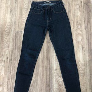 Levi’s High Rise Skinny Jeans 721 Size 25 x 28” Inseam Dark Wash